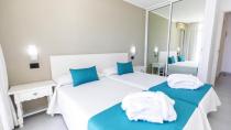 Junior_Suite_Bedroom_Hotel-BLUESEA_Lagos_Cesar
