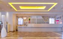 Zeus-Hotel-The-Village-Resort-Waterpark_04-min