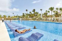 piscina-hotel-riu-palace-punta-cana-8_tcm72-203823
