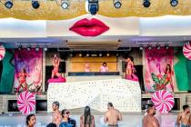pool-parties-hotel-riu-palace-punta-cana-2_tcm72-212119